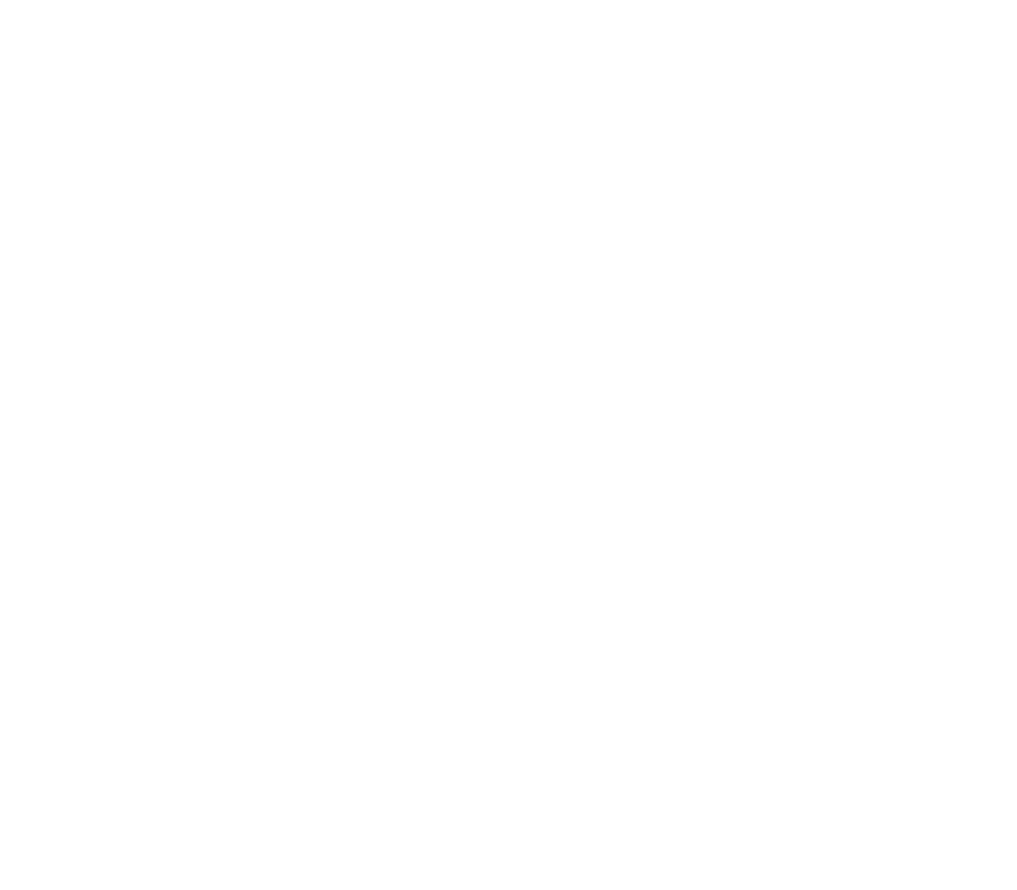 偉大な王ヘルムに護られ、人間の国ローハンの人々は平和に暮らしていた。だが、突然の攻撃を受け、美しい国が崩壊してゆく…。
					王国滅亡の危機に立ち向かう、ヘルム王の娘である若き王女ヘラ。
					最大の敵となるのは、かつてヘラと共に育ち、彼女に想いを寄せていた幼馴染のウルフだった。
					大鷲が空を舞い、ムーマクは暴走、オークが現れ、金色の指輪を集める“何者”かが暗躍し、白のサルマンが登場…。
					果たしてヘラは、誇り高き騎士の国を救えるのか−−？