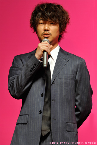 新井浩文